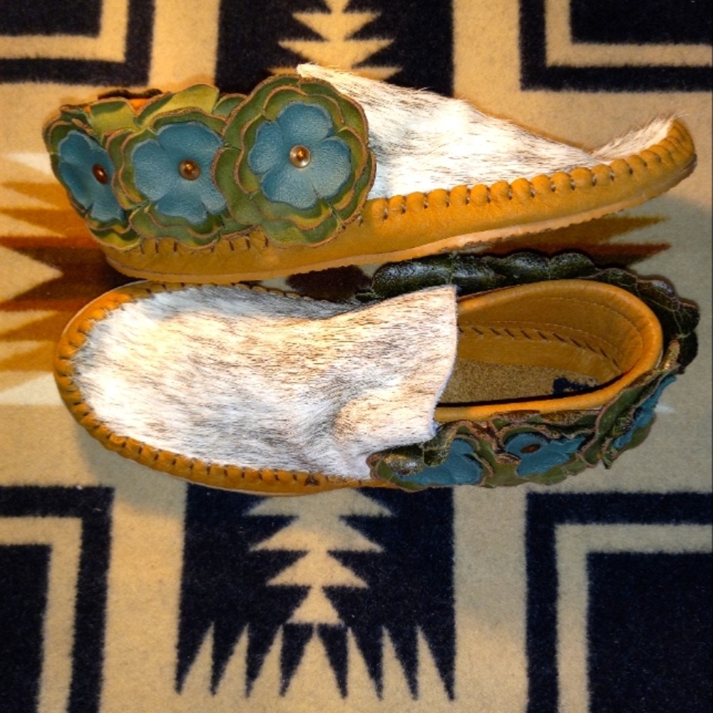 Broncy Donkey Leather Co, Dayworker Rail Three Ranch style moccasins. Size 7